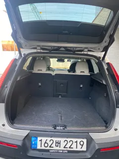 2023 Volvo XC40 B4 Ultimate Bright — фото 19