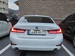 2022 BMW 3-Series 320d Luxury — фото 4