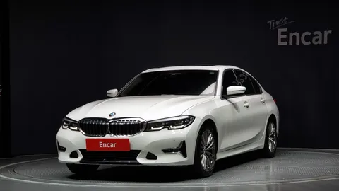2021 BMW 3-Series 320i Luxury