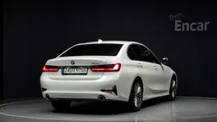 2021 BMW 3-Series 320i Luxury, белый — фото 2