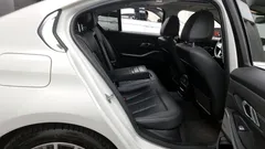 2021 BMW 3-Series 320i Luxury, белый — фото 12