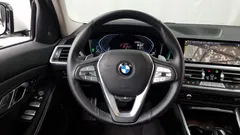 2021 BMW 3-Series 320i Luxury, белый — фото 13