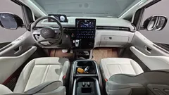 2023 Hyundai Staria 4WD Lounge 7-Seater — фото 7