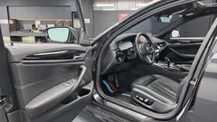2023 BMW 5-Series 530i xDrive M Sport Package — фото 10