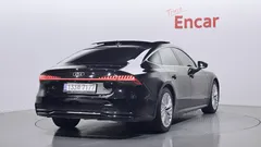 2021 Audi A7 45 TDI Quattro Premium, чёрный — фото 2