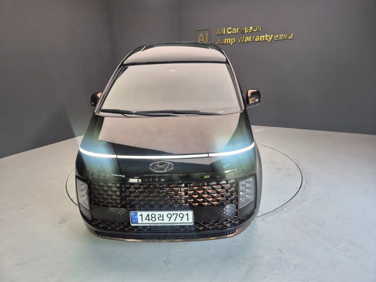 2023 Hyundai Staria 4WD Lounge 7-Seater