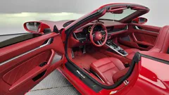 2022 Porsche 911 Turbo S Cabriolet, красный — фото 10