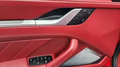 2022 Porsche 911 Turbo S Cabriolet, красный — фото 14