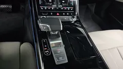 2023 Audi A8 50 TDI Quattro Premium — фото 9