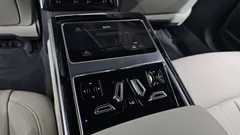 2023 Audi A8 50 TDI Quattro Premium — фото 19