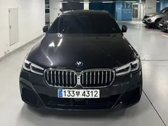 2023 BMW 5-Series 520i M Sport — фото 13