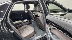 2023 Audi A8 50 TDI Quattro Premium — фото 12