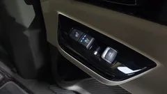 2023 Kia Carnival Gasoline 7-Seater Hi-Limousine — фото 16