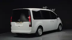 2022 Hyundai Staria 4WD Tourer 11-Seater — фото 2
