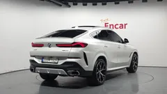 2023 BMW X6 xDrive40i M Sport — фото 2