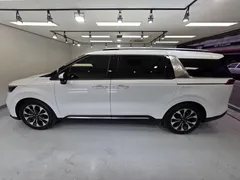 2023 Kia Carnival Diesel 9-Seater Signature — фото 8