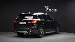 2021 BMW X1 xDrive 20i xLine, чёрный — фото 2