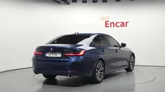 2023 BMW 3-Series 320i — фото 2