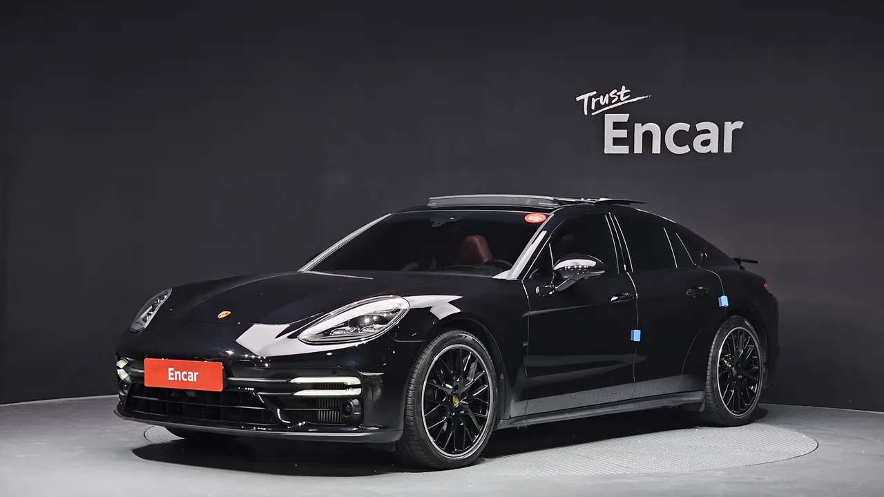 2022 Porsche Panamera 2.9 AWD Platinum Edition