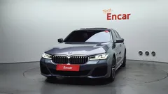 2023 BMW 5-Series 520i M Sport, серый — фото 3