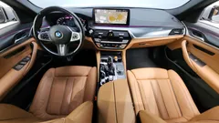 2023 BMW 5-Series 520i M Sport, серый — фото 7