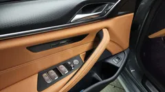 2023 BMW 5-Series 520i M Sport, серый — фото 16