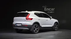 2021 Volvo XC40 B4 Inscription, белый — фото 2