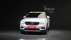 2021 Volvo XC40 B4 Inscription, белый — фото 3
