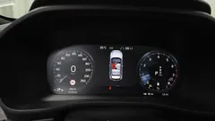 2021 Volvo XC40 B4 Inscription, белый — фото 8