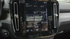 2021 Volvo XC40 B4 Inscription, белый — фото 16