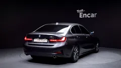 2022 BMW 3-Series 320i — фото 2