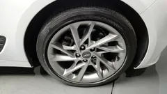 2023 Genesis G70 Gasoline 2.0T 2WD, белый — фото 5