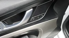 2023 Genesis G70 Gasoline 2.0T 2WD, белый — фото 18