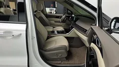2023 Kia Canival Diesel 9-Seater Signature, белый — фото 10
