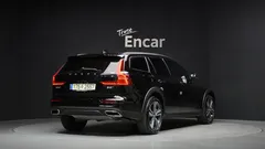 2021 Volvo V60 B5 Pro AWD, чёрный — фото 2