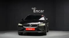 2021 Volvo V60 B5 Pro AWD, чёрный — фото 3