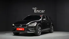 2021 Volvo V60 B5 Pro AWD, чёрный — фото 11