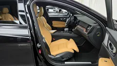 2021 Volvo V60 B5 Pro AWD, чёрный — фото 15