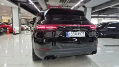 2023 Porsche Cayenne 3.0 E-HYBRID PLATINUM EDITION — фото 4