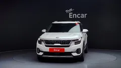 2022 Kia Seltos Gasoline 1.6 Turbo 4WD, белый — фото 3