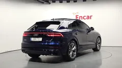 2022 Audi Q8 55 TFSI Quattro Premium — фото 2