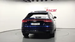 2022 Audi Q8 55 TFSI Quattro Premium — фото 4
