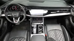 2022 Audi Q8 55 TFSI Quattro Premium — фото 7