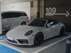 2023 Porsche 911 Carrera 4 GTS Cabriolet — фото 2