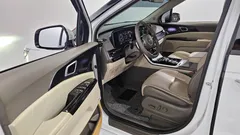 2023 Kia Carnival Diesel 9-Seater Hi-Limousine — фото 10