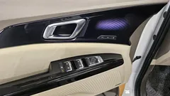 2023 Kia Carnival Diesel 9-Seater Hi-Limousine — фото 14