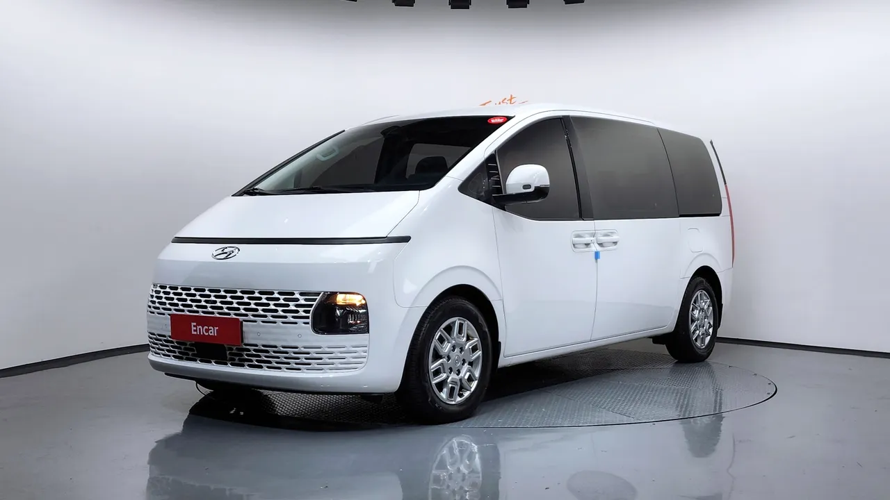 2023 Hyundai Staria 4WD Tourer 9-Seater
