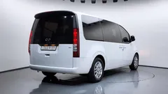 2023 Hyundai Staria 4WD Tourer 9-Seater, белый — фото 2