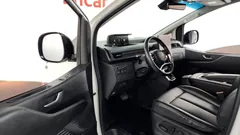 2023 Hyundai Staria 4WD Tourer 9-Seater, белый — фото 10