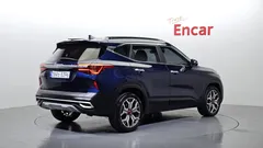 2022 Kia Seltos Gasoline 1.6 Turbo 2WD, синий — фото 2